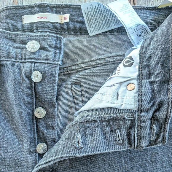 Levi's Wedgie Fit Ankle Grey Women's 30 - Picture 3 of 10